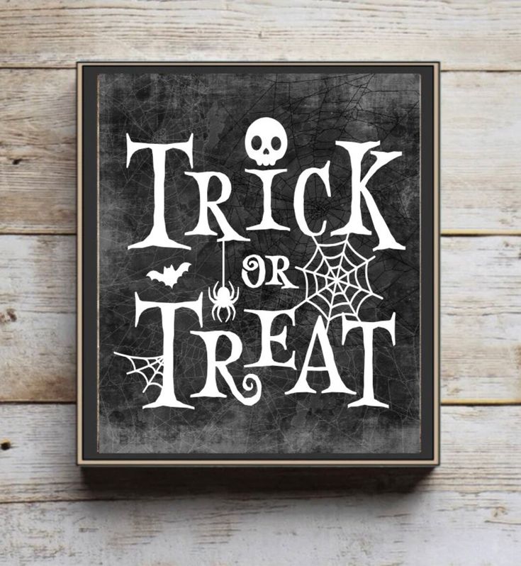 trick-or-treat-chalkboard-entryway-sign