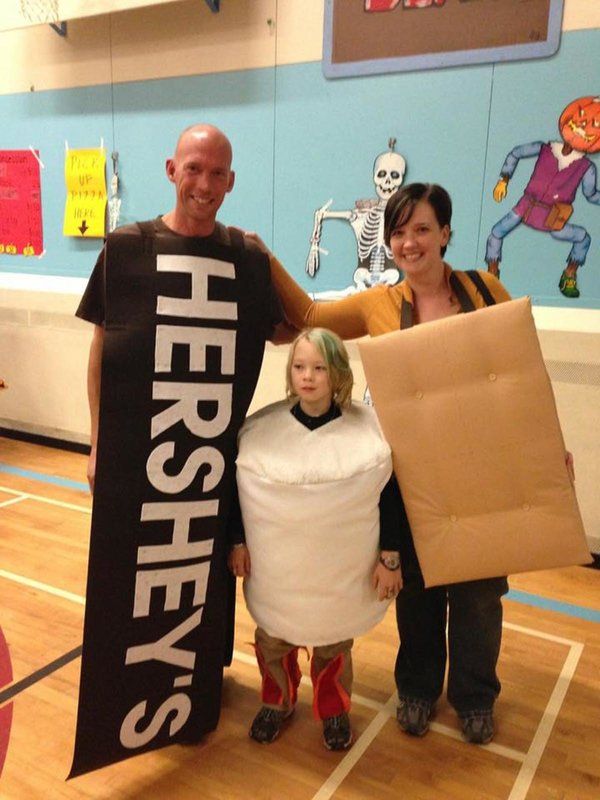 family-smores-trio-halloween-costumes-featuring-hersheys-chocolate-bar-marshmallow-and-graham-cracker