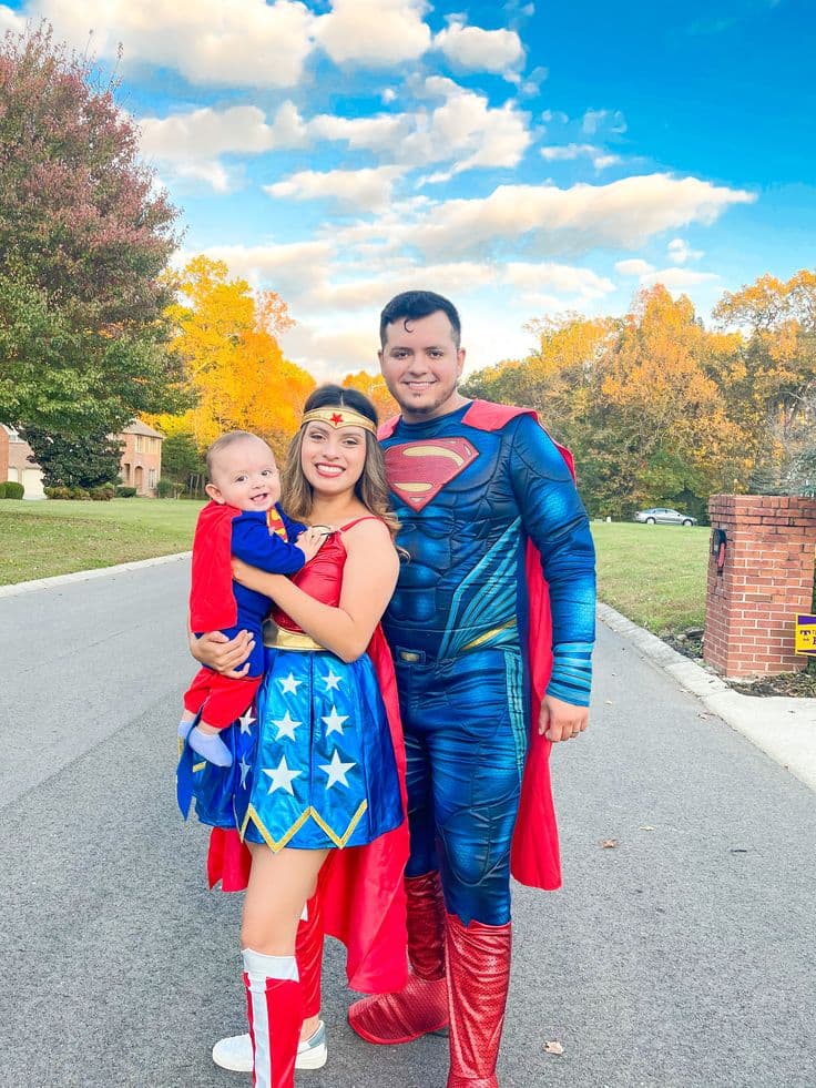 family-dressed-in-dc-justice-league-costumes-as-superman-wonder-woman-and-baby-superman