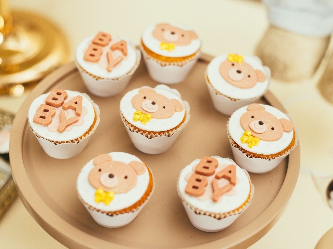 baby-shower-mini-cupcakes-decorated-with-teddy-bears
