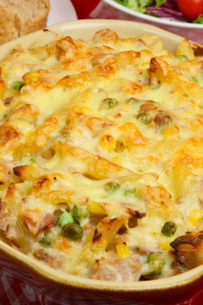 cheesy-tuna-pasta-bake-casserole-with-peas-and-sweetcorn